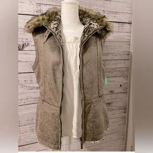 Womenโs Montanaco faux leather and faux animal print fur lined vest Large